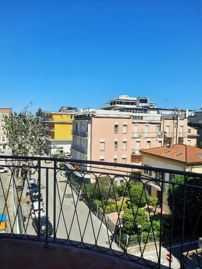 Hotel La Dolce Vita Rimini Exterior foto