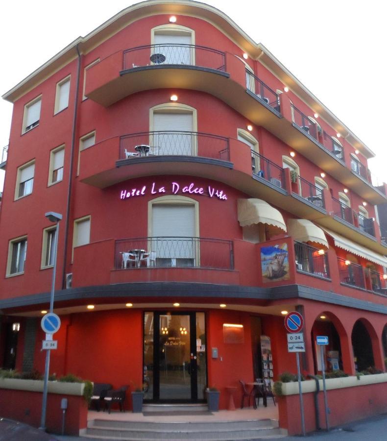 Hotel La Dolce Vita Rimini Exterior foto